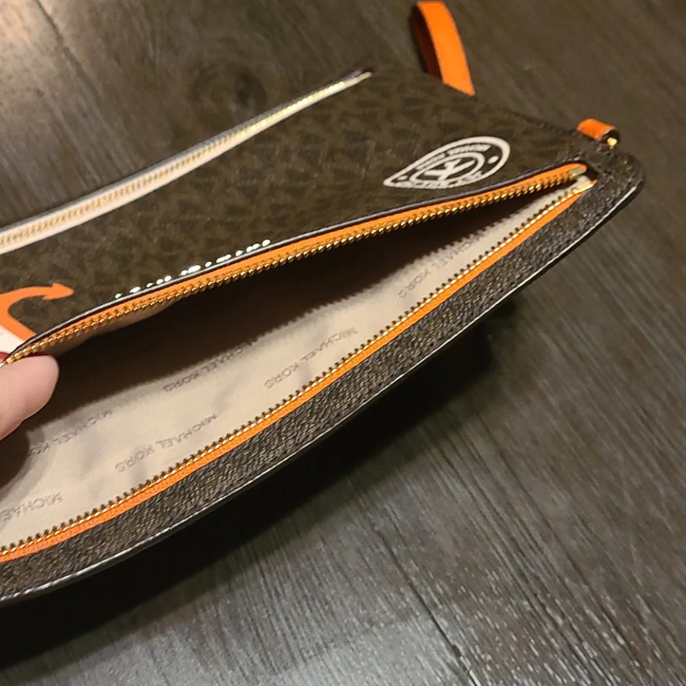 🚢 NWOT Michael Kors - Special Edition 🚢